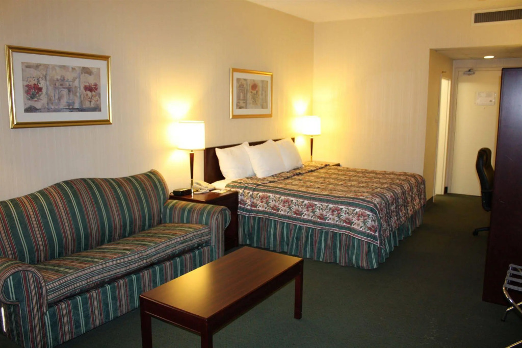 Toronto Plaza Hotel