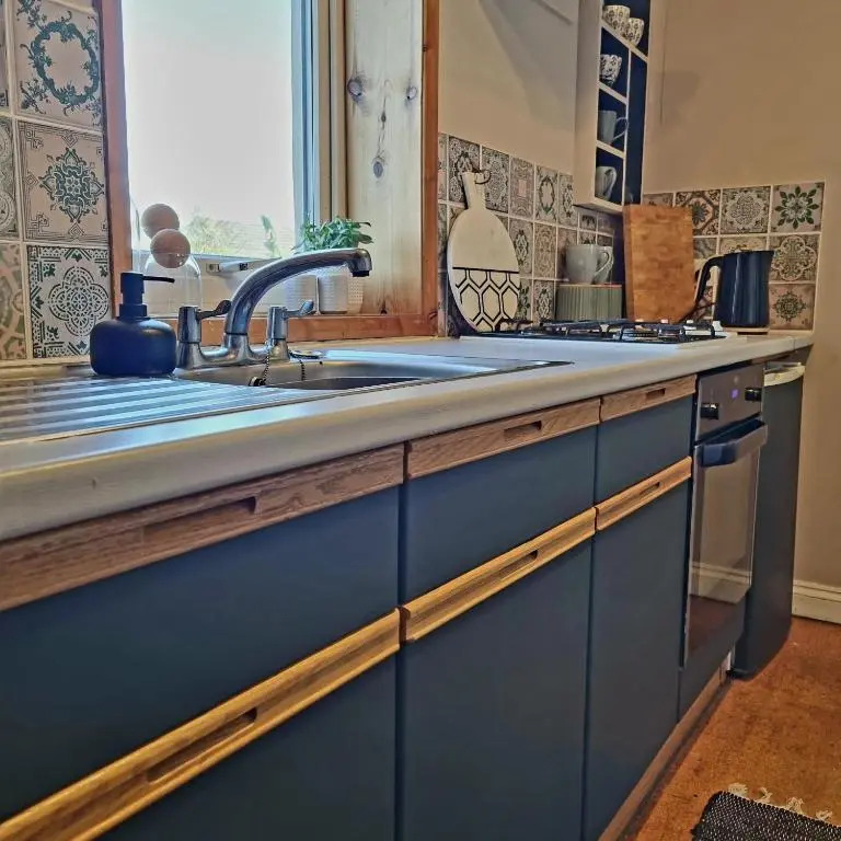 2 bedroom house within walking distance of town