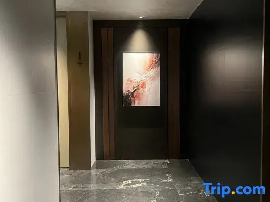 La Joie Hotel