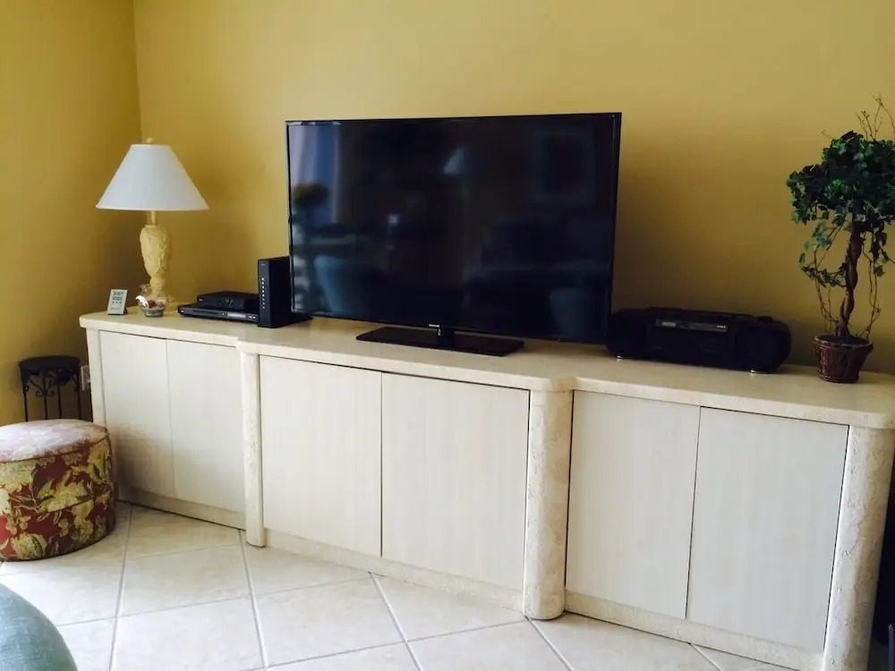 Midnight Cove Ii 117f - Fun & Updated Intercoastal View 2 Bedroom Condo