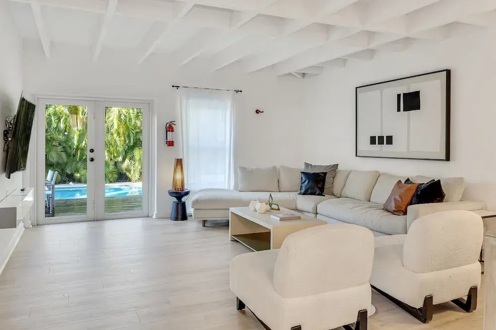 Poolside Paradise: 3BR w Pool and Mini Playground!