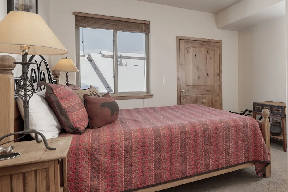 Trailhead Lodge 734 2 Bedroom Condo by RedAwning