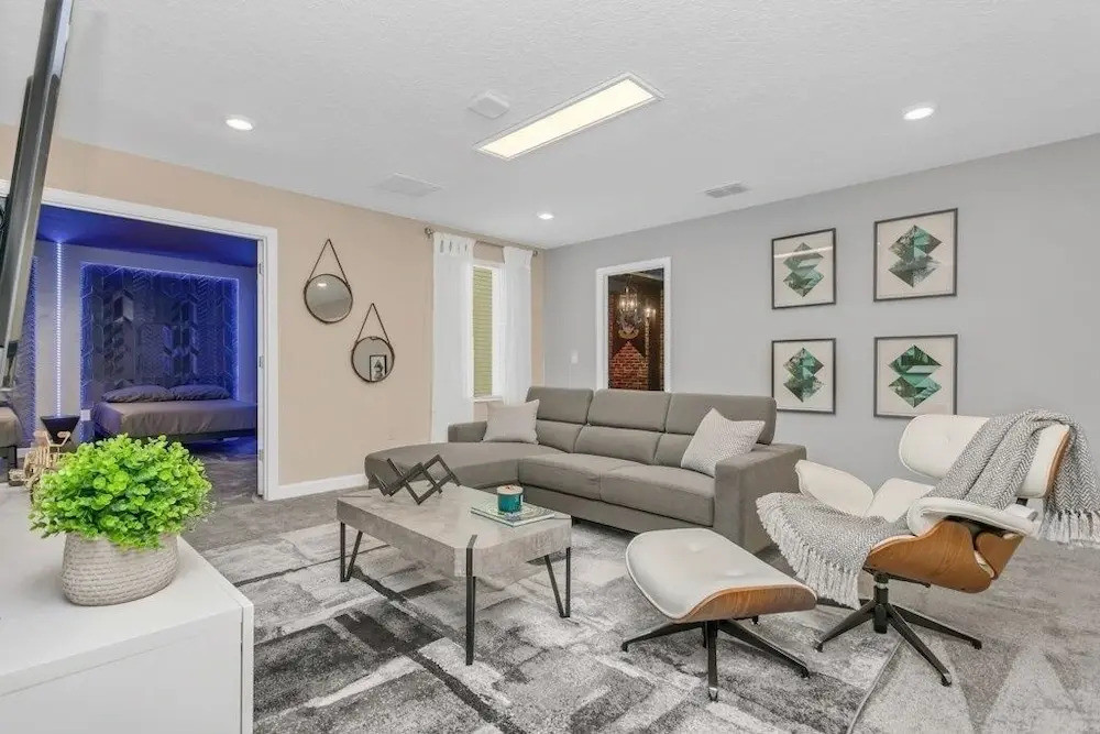 4552target 9 Bedroom Home