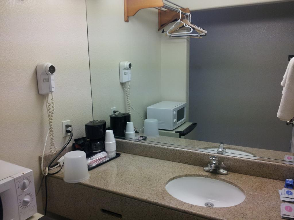 Economy Inn