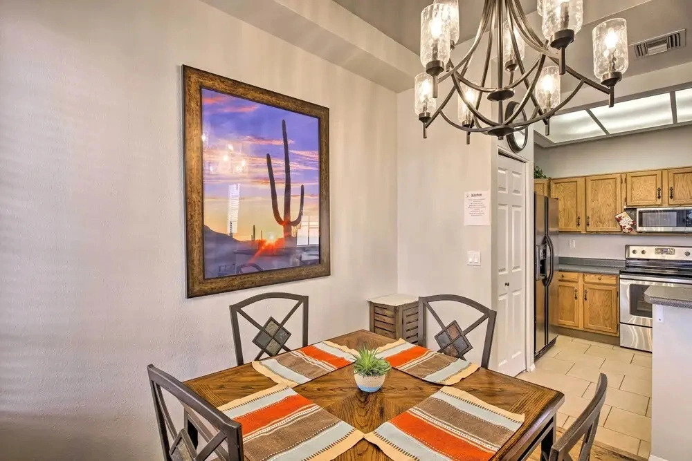 Breezy Mesa Condo w/ Community Pool & Hot Tub