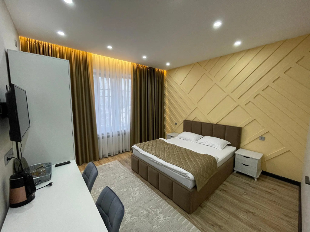 Elite House
