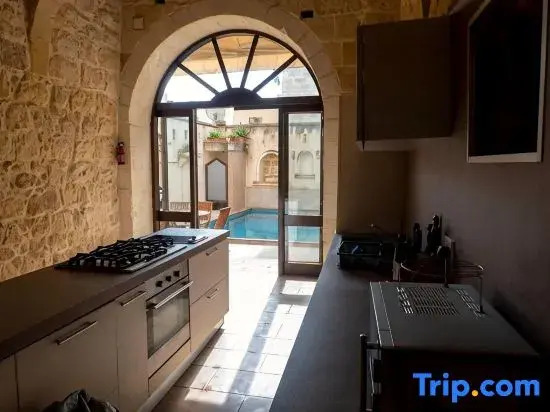 Mixel - 3 bedrooms (sleeps 6+ 2 kids) Sannat village