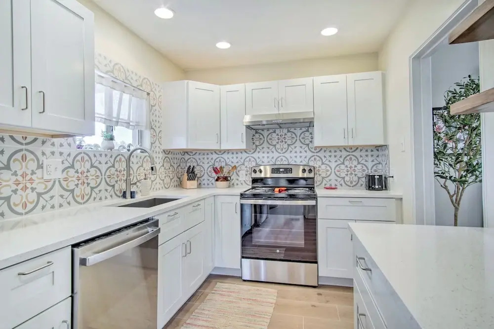 Centrally Located Tucson Home ~ 5 Mi to Dtwn