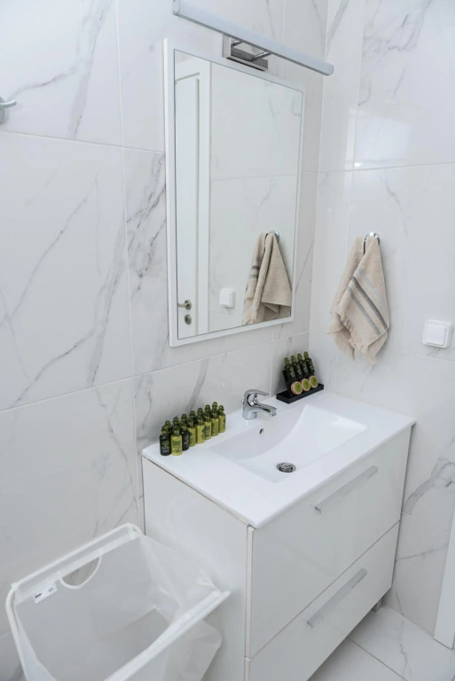 Design Apartment with swimming pool near the beach (A1)