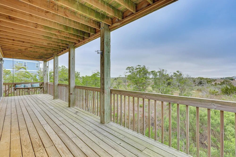 Walk to Surf City Beach: Ocean-view Home w/ Decks!