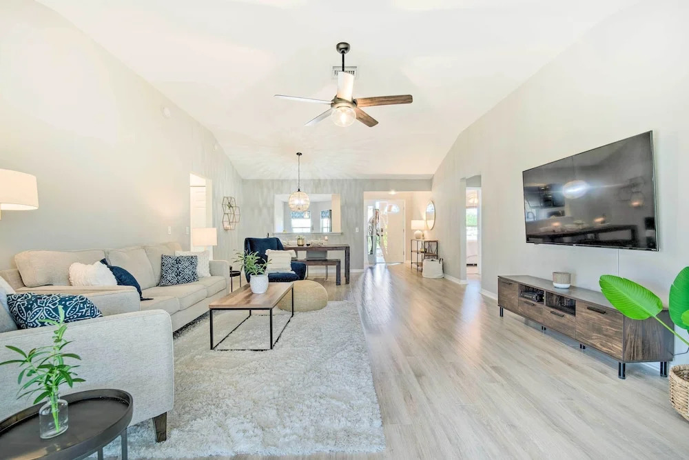 Sunny Home w/ Golf Cart in The Villages