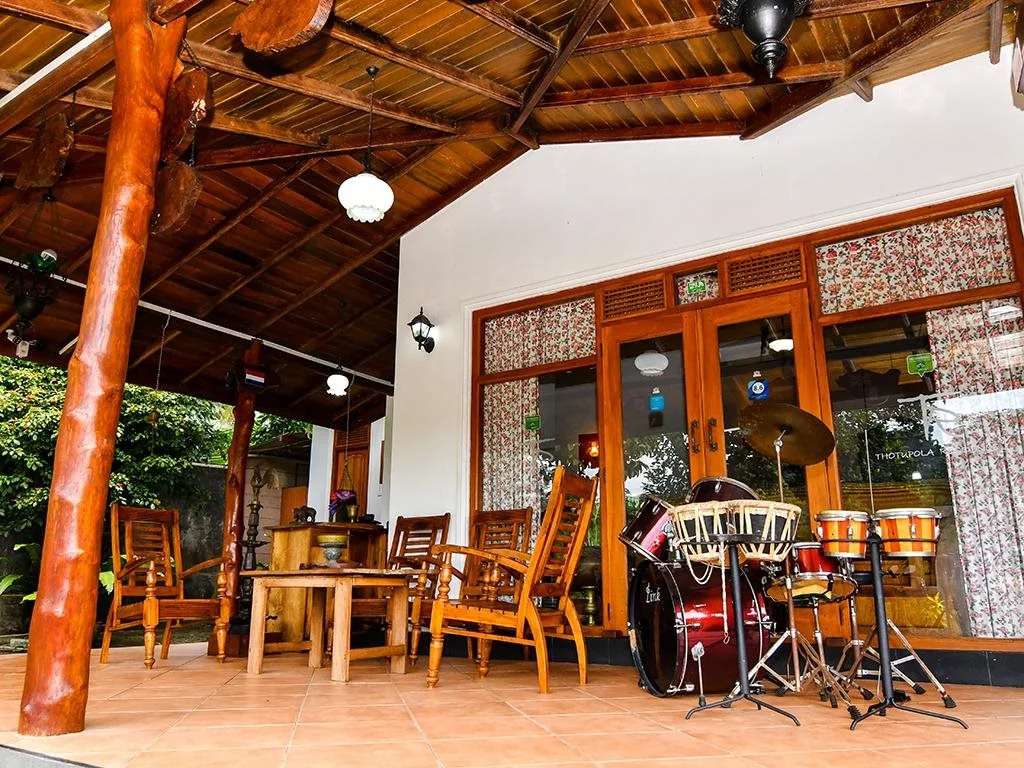 Thotupola Residence