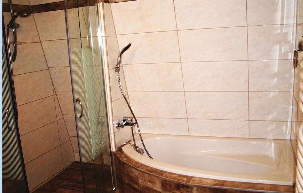 4 Bedroom Gorgeous Home In Berlin