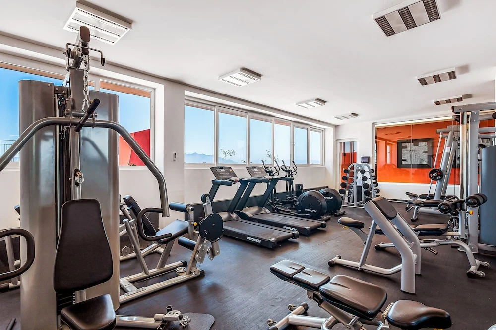 Mountain-view Apartment Near Beach With Balcony, Rooftop Pool, Gym, & Ping-pong
