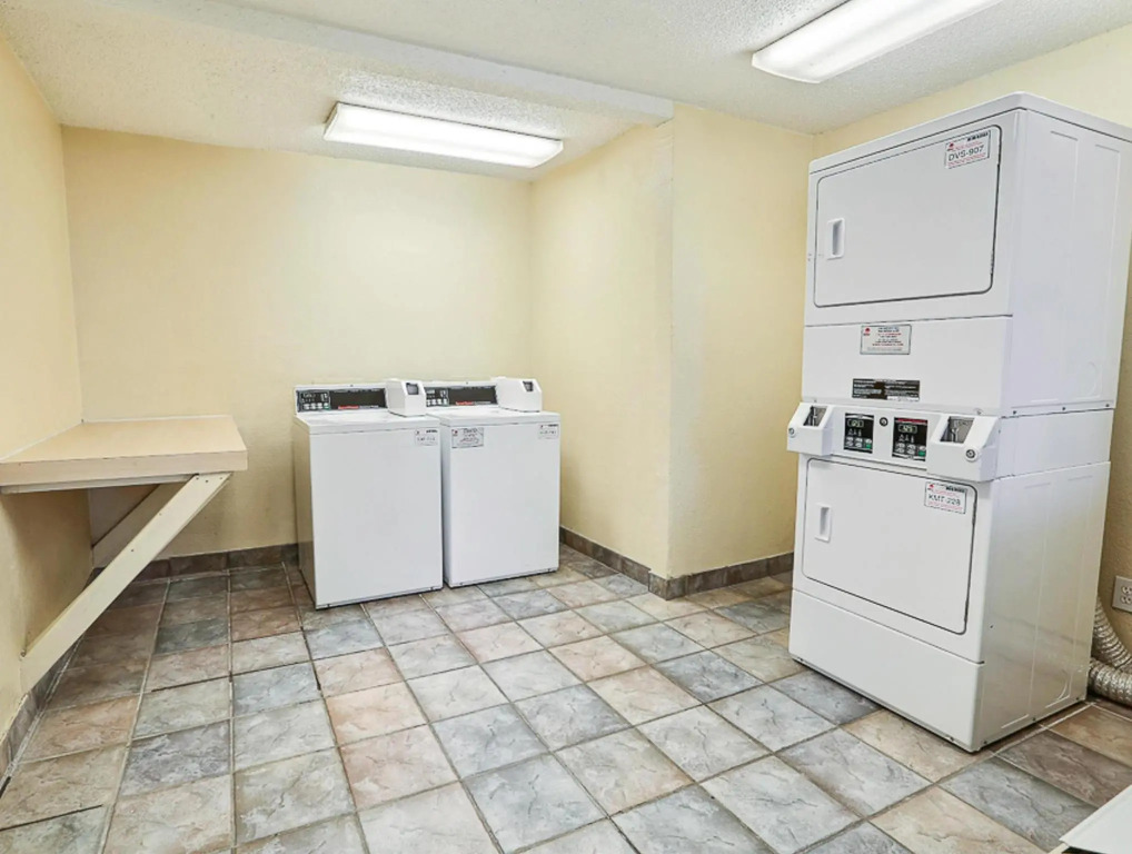 Motel 6-Addison, TX - Dallas