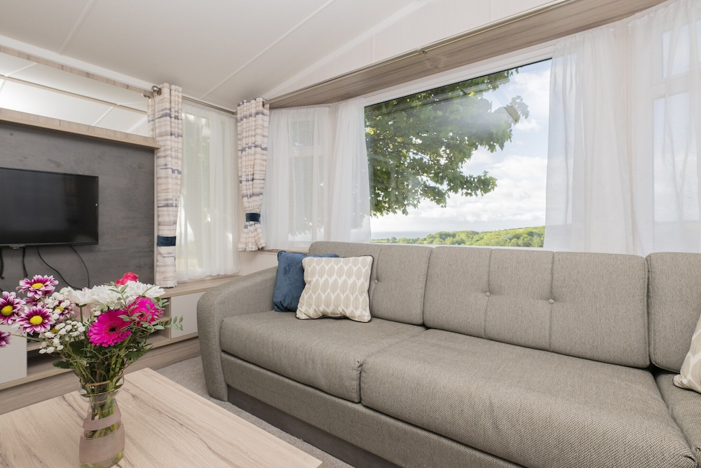 Suncrest Plus Caravan by Belvilla