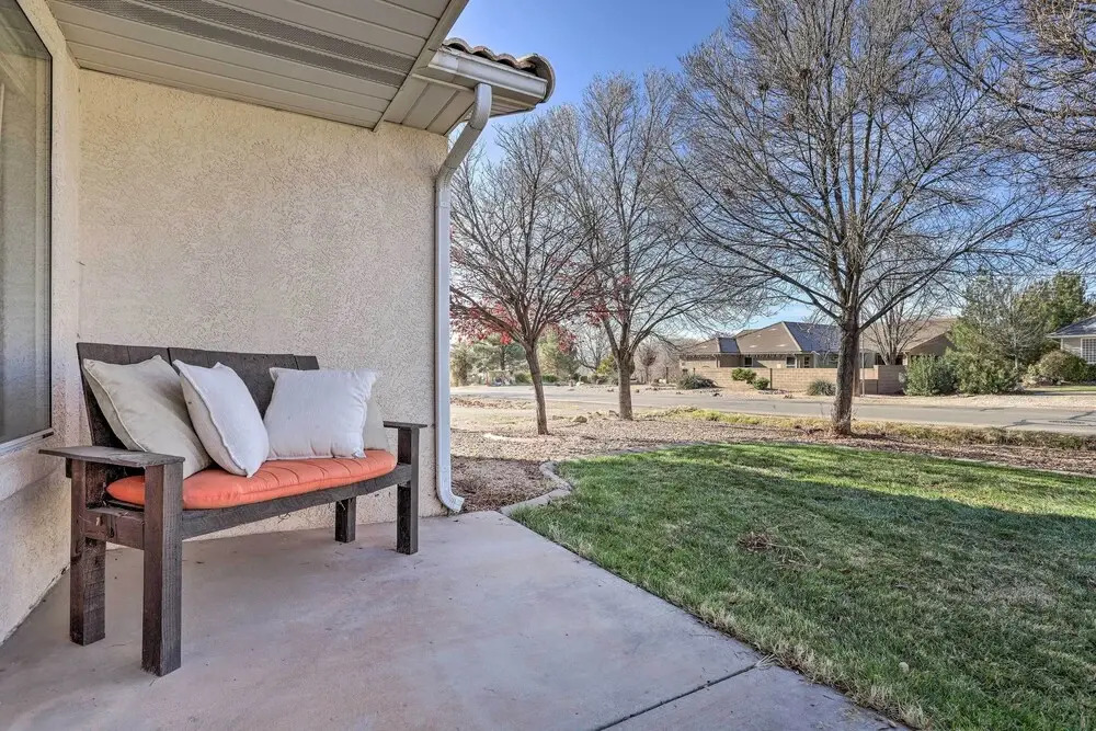 Washington Home w/ Private Hot Tub < 40 Mi to Zion