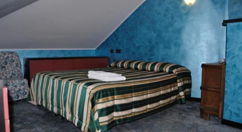 J Hotel