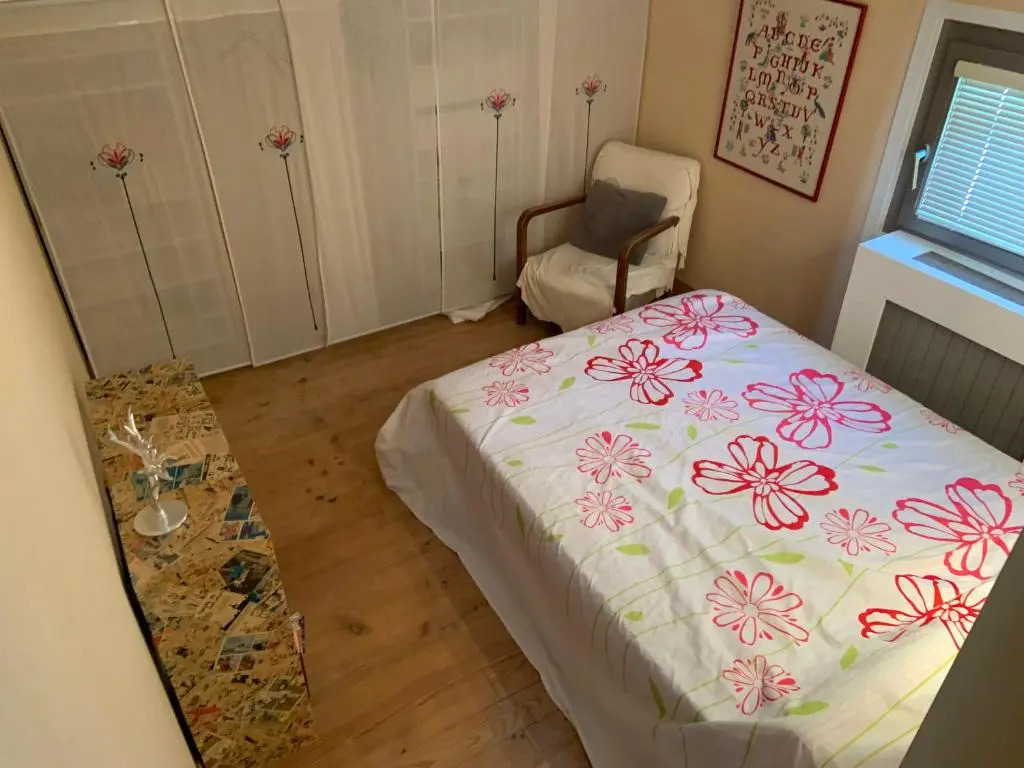 Latresne, Villa Lamothe, 3 chambres au calme au bord de la piste cyclable
