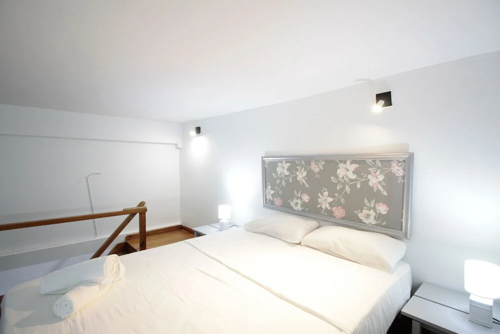 Dúplex en Bajos con Cama de Matrimonio y WiFi Metro Bilbao