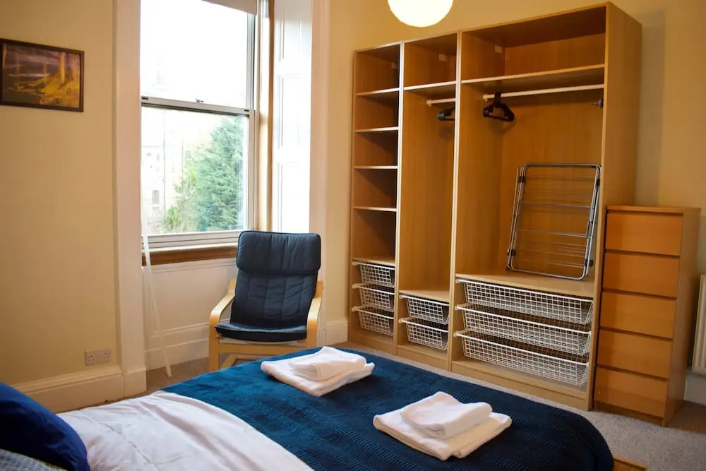 Bright 3 Bedroom Central Apartment