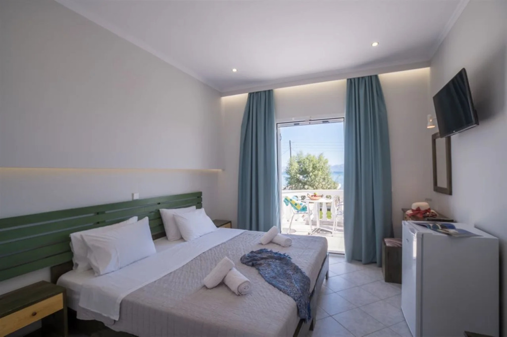 Christina Beachfront Rooms By Hotelius