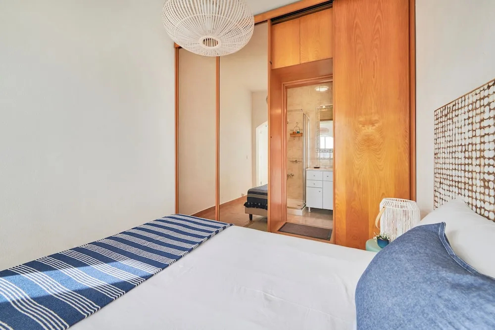 Infinite Ocean View W Free Parking, By Timecooler