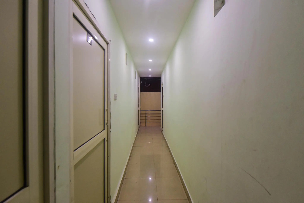 OYO 10566 Hotel Shanti Guest House