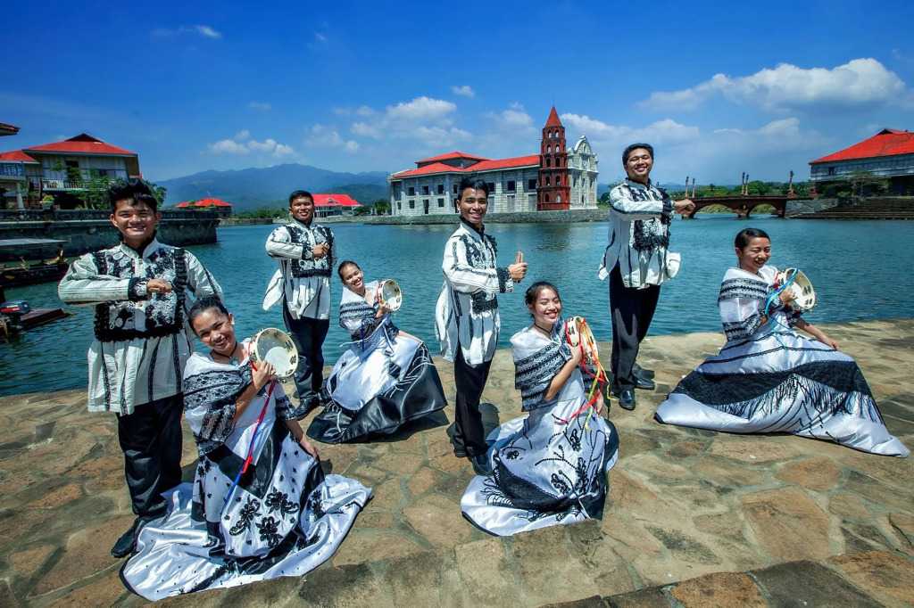 Las Casas Filipinas de Acuzar
