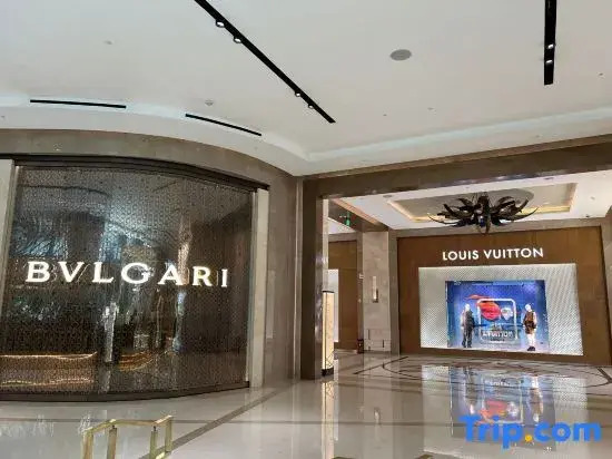 Luxury 2 Bedrooms Okada View and Bayview Near Airports, Okada, Solaire, MOA