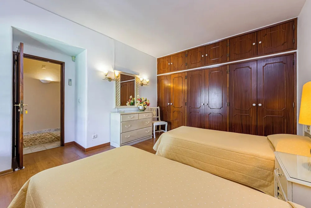 Albufeira Villa El-Gharb private 4 Bedrooms