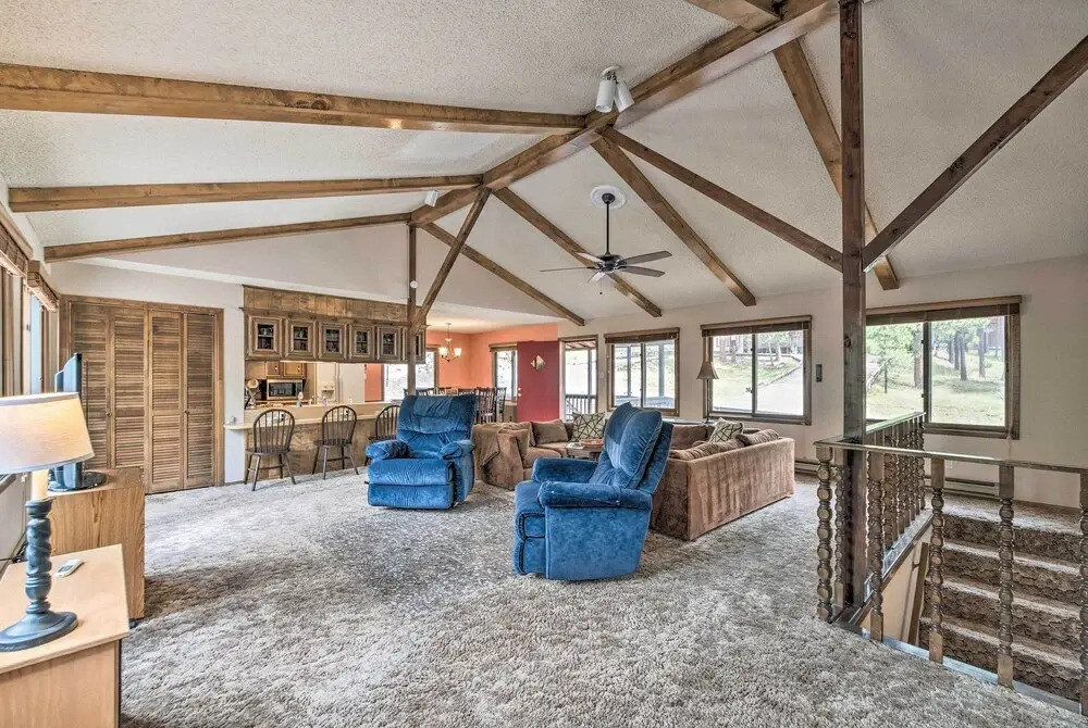 14 Mi to Ski Apache: Ruidoso Home w/ Deck & Grill!