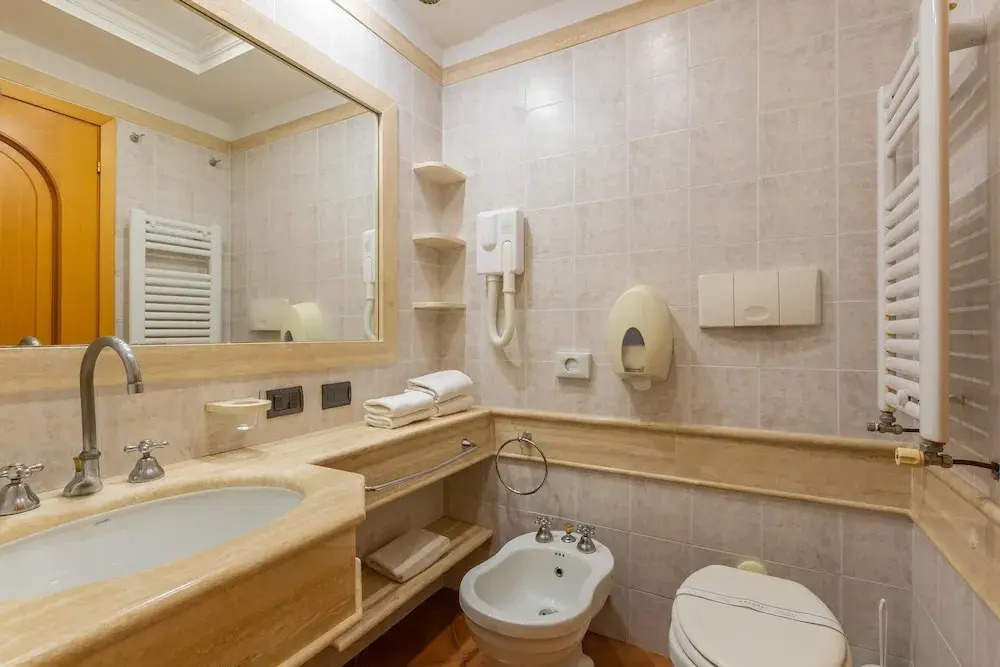 Tranquil Retreat Near Rome for 4