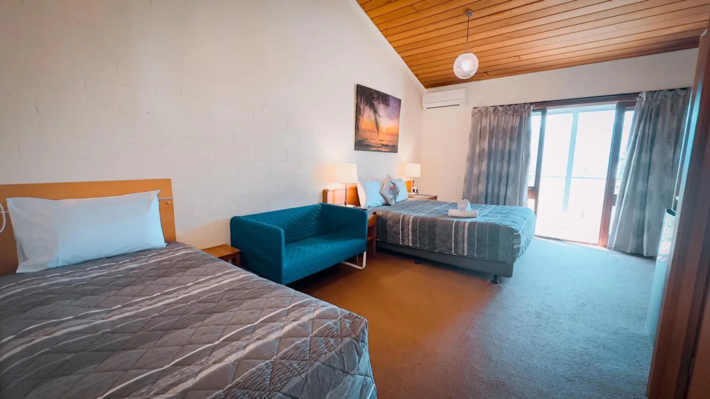 The Birch House - Silver Birches Luxury Accommodation Bright