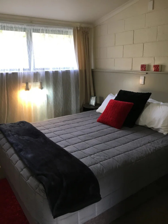 Opal Hot Springs And Holiday Park