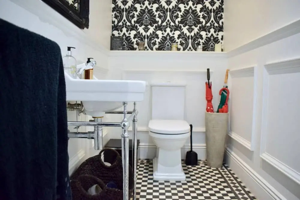 Bright and Modern 5 Bedroom Home With Garden