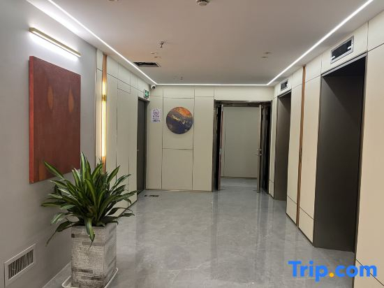 Qitan Diary Hotel