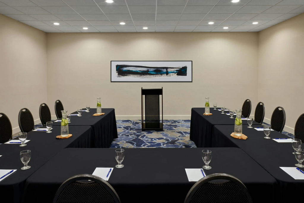 Delta Hotels by Marriott Muskegon Convention Center