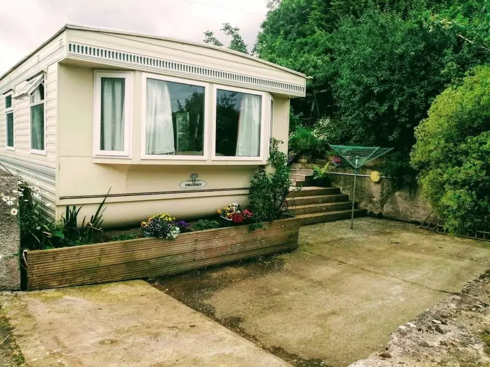 Midden Manor Country Stay on a Working Dairy Farm