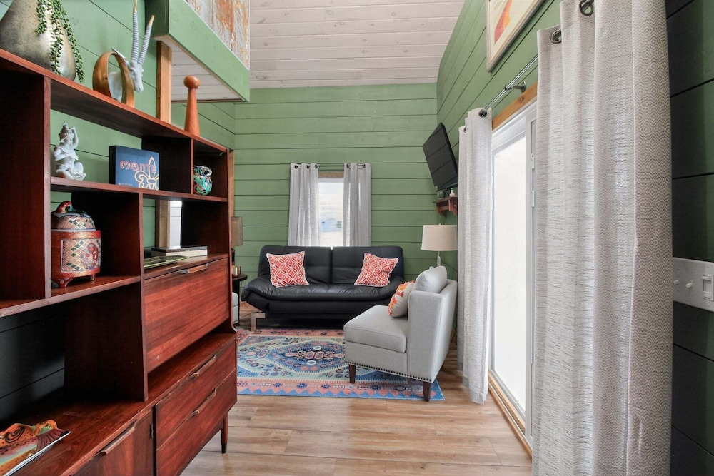 Modern Arts District Loft With Boat Parking 1 Bedroom Cottage