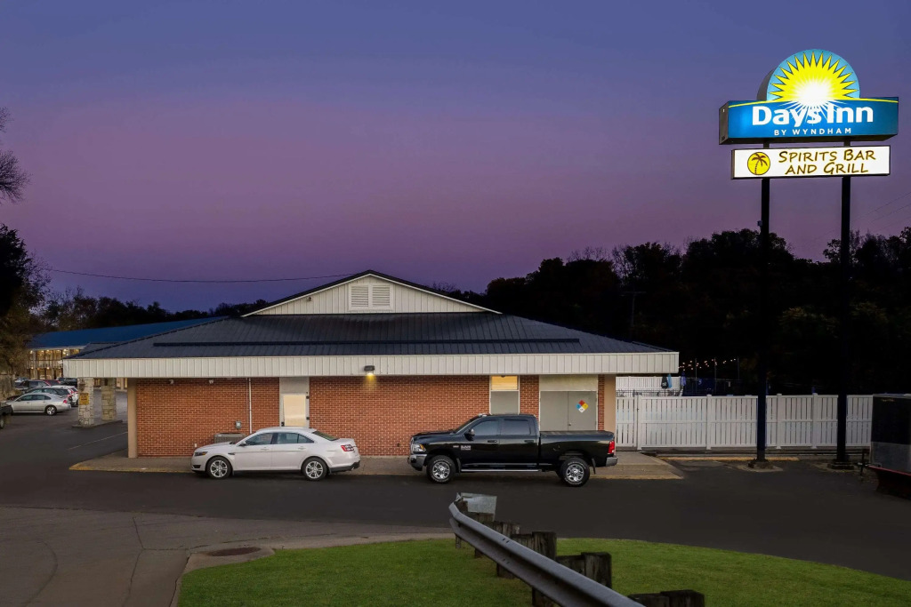 Days Inn by Wyndham Dubuque