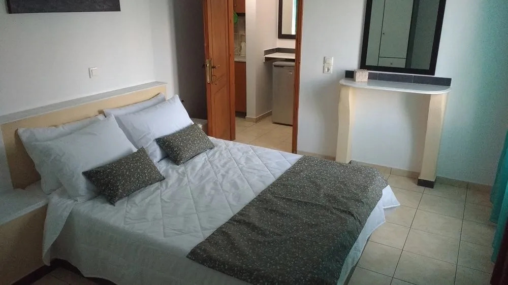 Vazeos Apartments
