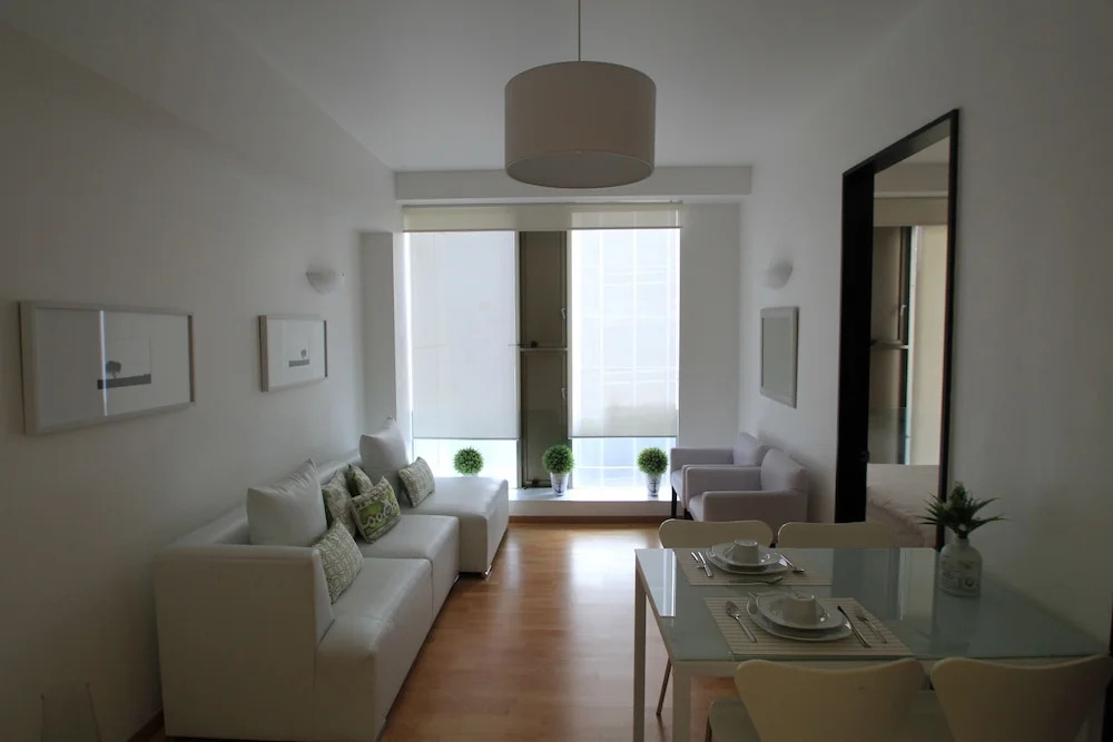 Apartment Downtown 325
