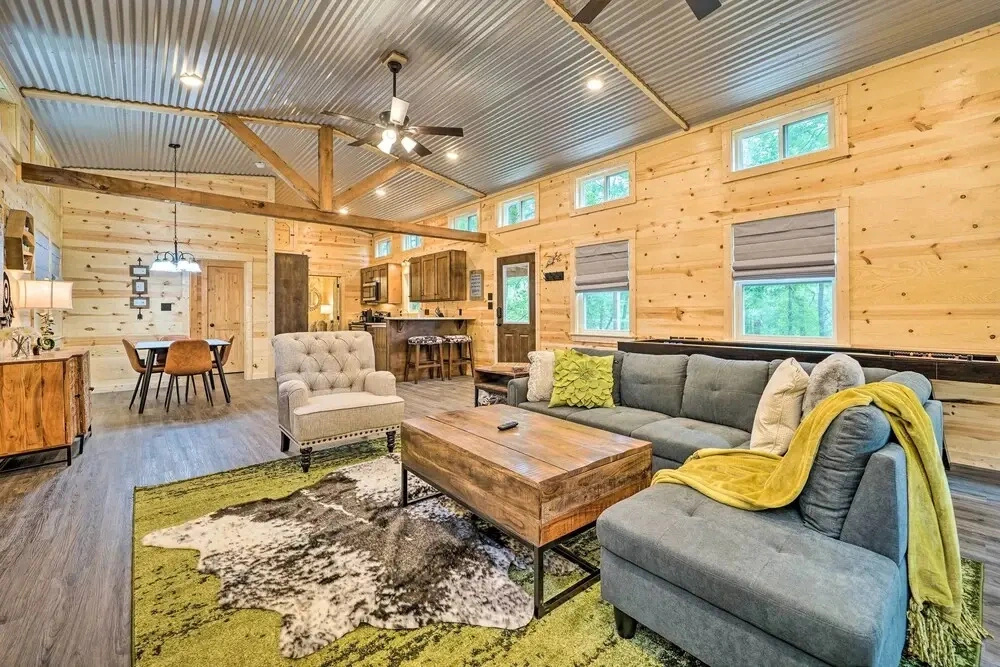 Swim, Hike & Unwind: Dual-cabin Gem in Broken Bow