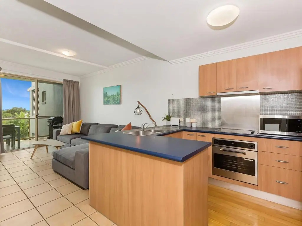 BEACH BLISS LUXURIOUS APARTMENT with POOL