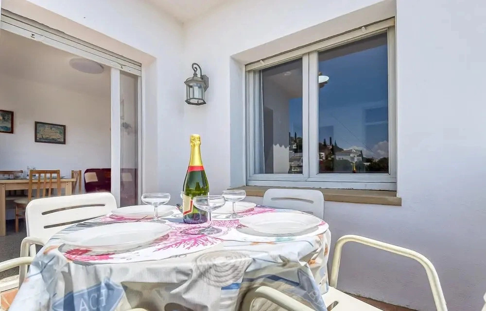 Apartment With Scenic View