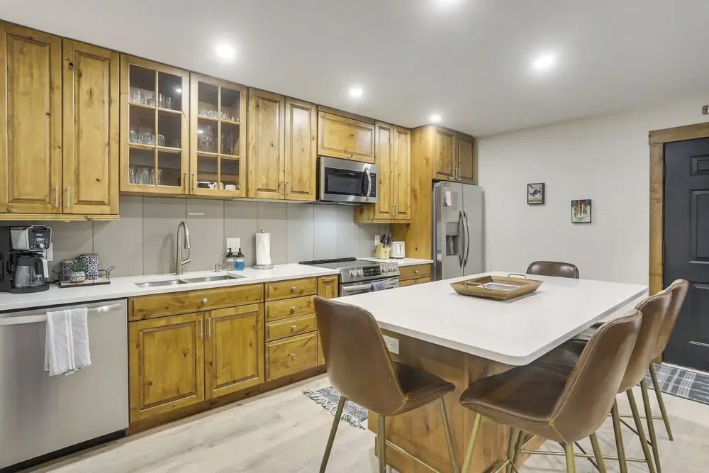 Cozy Avon Condo w/ Grill: Walk to Ski Shuttle