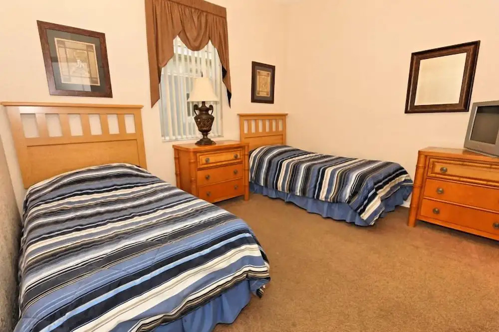 5 Bedroom Birkdale Home
