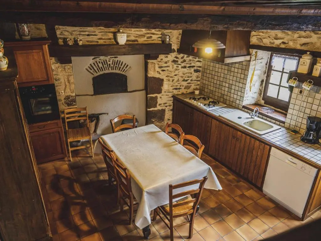 Maison Rivière avec Terrasse, Wifi et Jardin Fleuri - Idéal Pêcheurs - FR-1-410-168