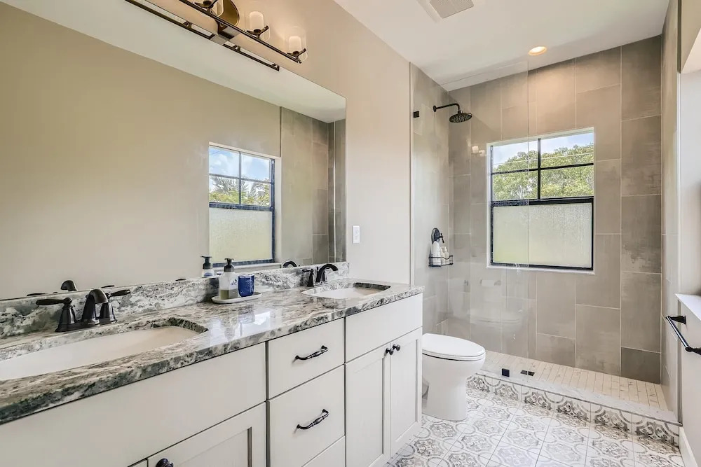 Villa del Flamingo - Modern Living & Poolside Escape in Flamingo Park